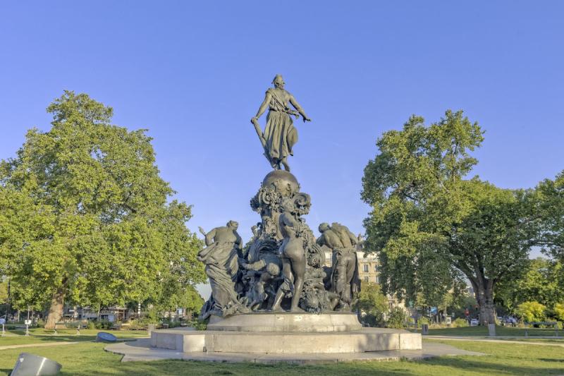Jules Dalou sculpteur et son chef-d’œuvre Le Triomphe de la République sur la Place de la Nation à Paris